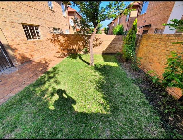 3 BEDROOM TOWNHOUSE FOR SALE IN ANNLIN